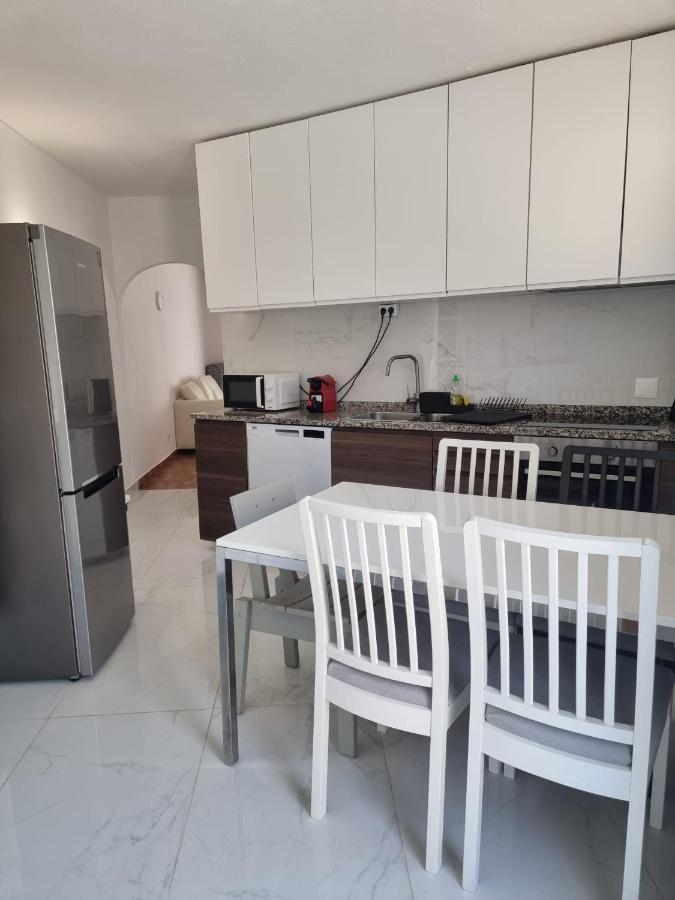 Apartamento Casa Agradável Com Piscina Partilhada *