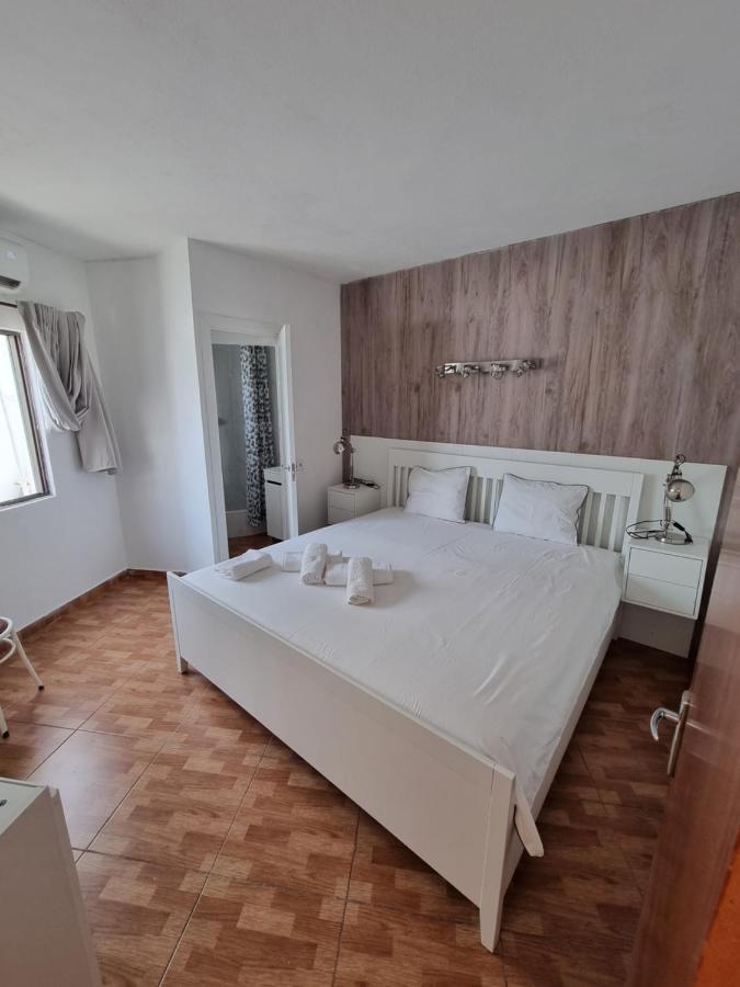 Casa Agradável Com Piscina Partilhada * Albufeira