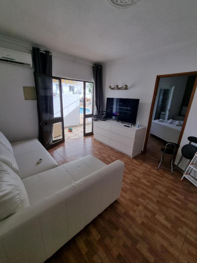 Apartamento Casa Agradável Com Piscina Partilhada